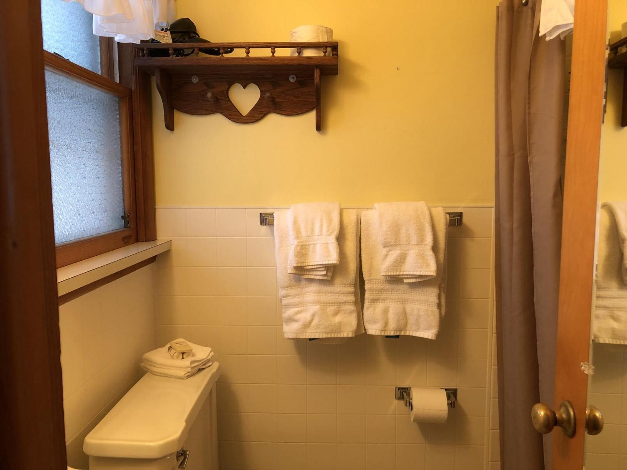 Ludington Blue Spruce Inn Ruang foto