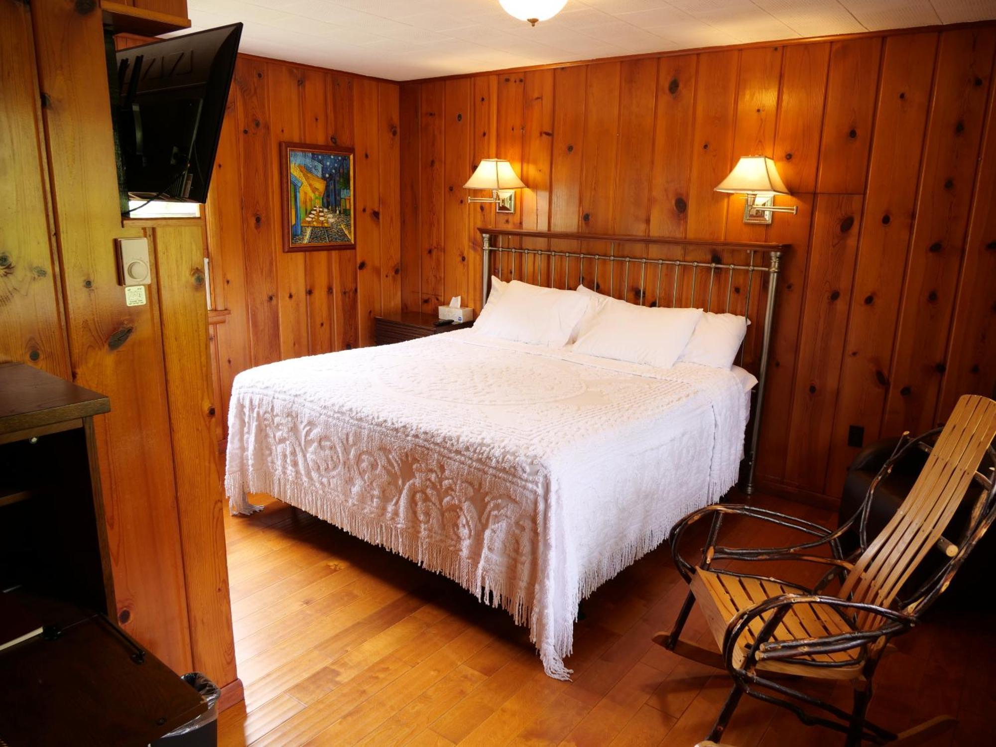 Ludington Blue Spruce Inn Ruang foto