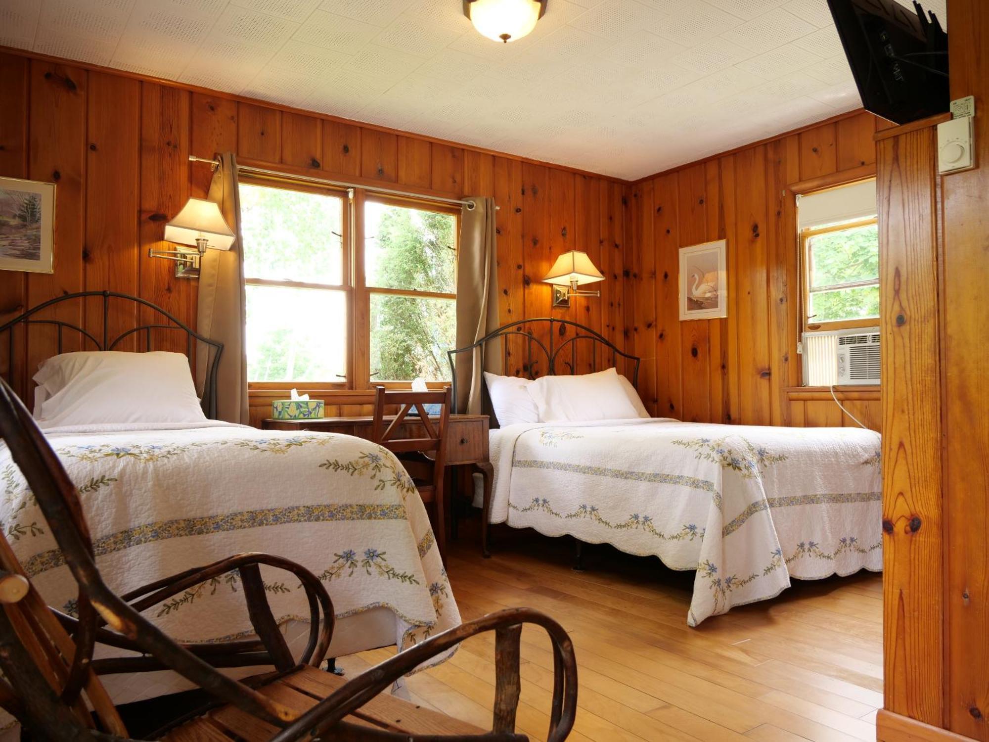 Ludington Blue Spruce Inn Ruang foto